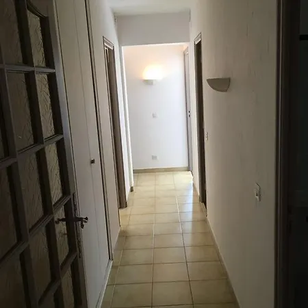 Des Carassins Villa *